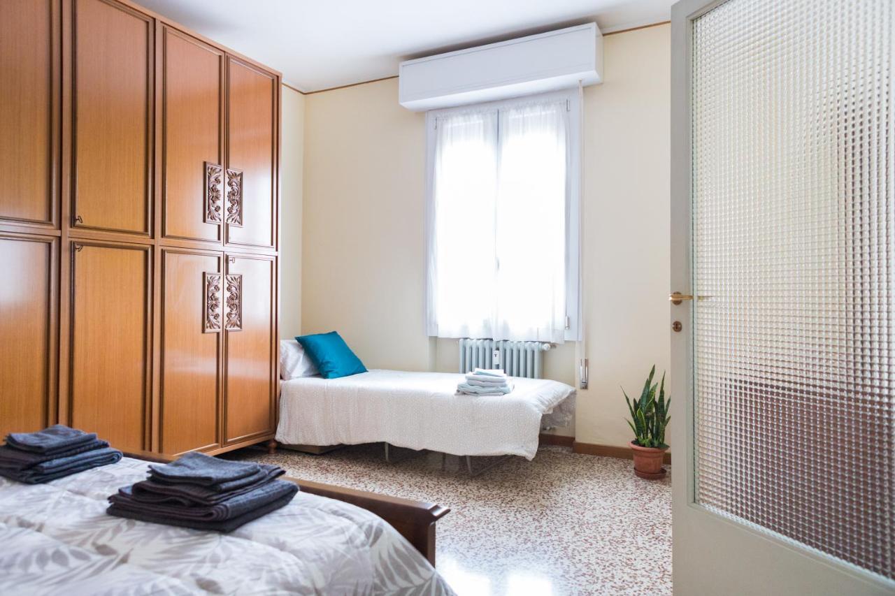 Appartement A Pochi Passi Dal Centro E Dall'Ospedale Di Parme Extérieur photo