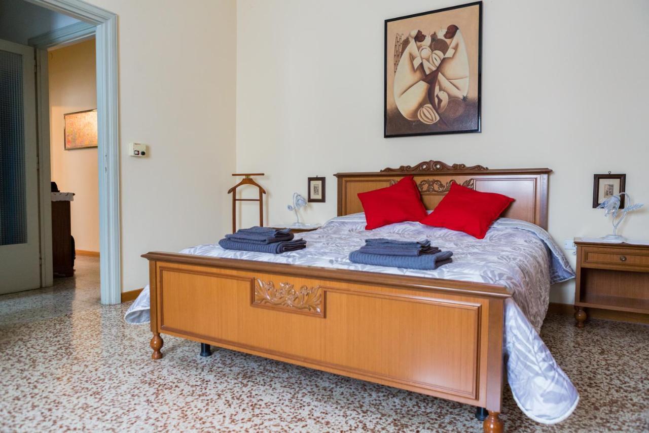 Appartement A Pochi Passi Dal Centro E Dall'Ospedale Di Parme Extérieur photo