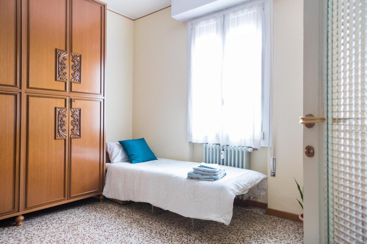 Appartement A Pochi Passi Dal Centro E Dall'Ospedale Di Parme Extérieur photo